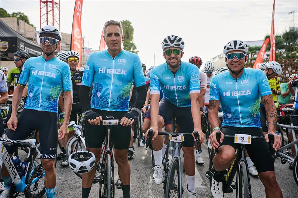 Alejandro Valverde, Miguel Indurain, Alberto Contador y Óscar Pereiro, póker de lujo en la segunda etapa de la XX Vuelta Cicloturista a Ibiza Campagnolo.