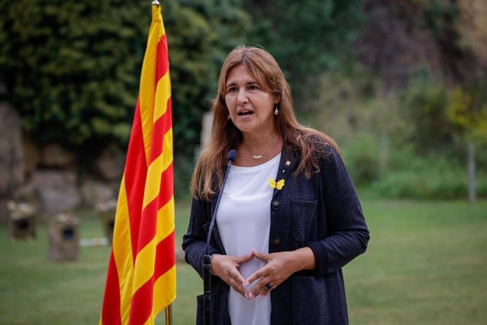 La presidenta de Junts, Laura Borrs, tras la ofrenda floral a la tumba del expresidente catalán Lluís Companys
