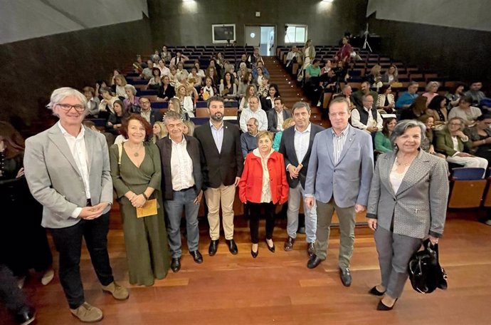 L consejero de Medio Rural y Política Agraria, Marcelino Marcos, asiste hoy a la inauguración de los actos conmemorativos del Día de la Mujer Rural de Asturias que se celebra en Valdés.