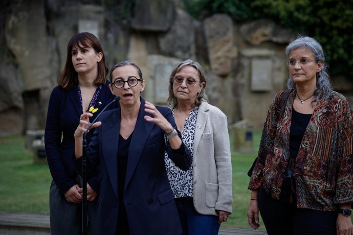 La consellera del govern del Consell de la República, Teresa Vallverdú, en l'homenatge a l'expresident catal Lluís Companys en el 83 aniversari del seu afusellament a Barcelona