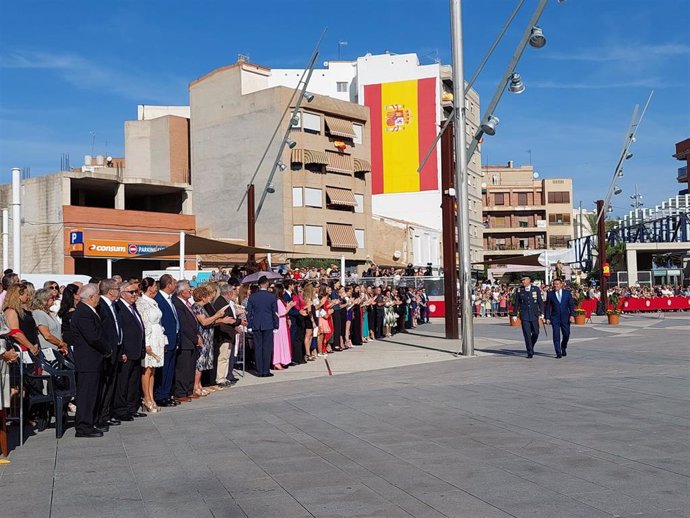 Más de 200 personas juran bandera en Alcantarilla durante el tradicional acto de homenaje a la enseña nacional