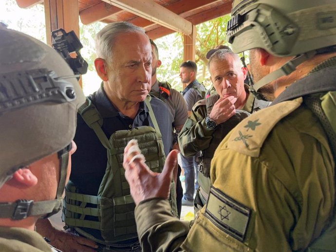 Benjamin Netanyahu visita a militares en el sur de Israel