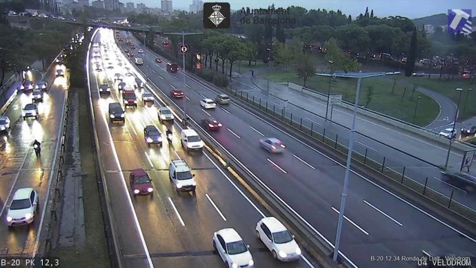 Reoberta la Ronda de Dalt de Barcelona després de restablir el carril tallat per un accident