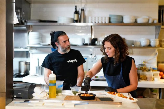 La presidenta de la Comunidad de Madrid, Isabel Díaz Ayuso, ha visitado este domingo la Spanish Benevolent Society de Nueva York