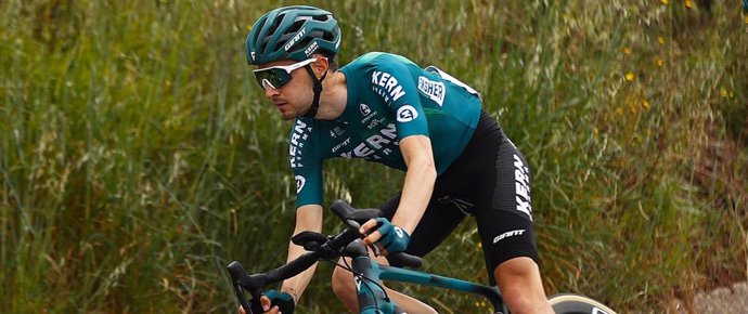 El ciclista español José Félix Parra renueva con el Equipo Kern Pharma hasta 2025