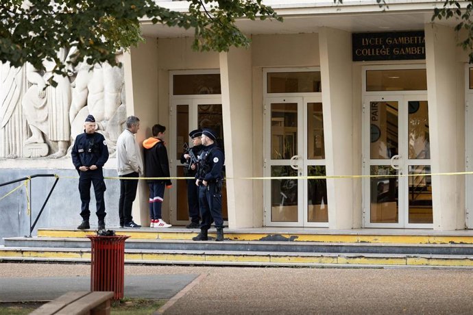 Instituto de Arrás donde murió asesinado un profesor el pasado viernes