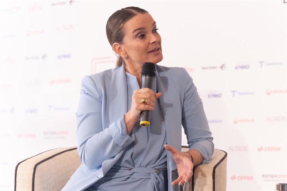 La presidenta del Govern balear, Marga Prohens, interviene durante  un Desayuno Informativo de Europa Press que protagoniza, en el Rosewood Villa Magna, a 16 de octubre de 2023, en Madrid (España).