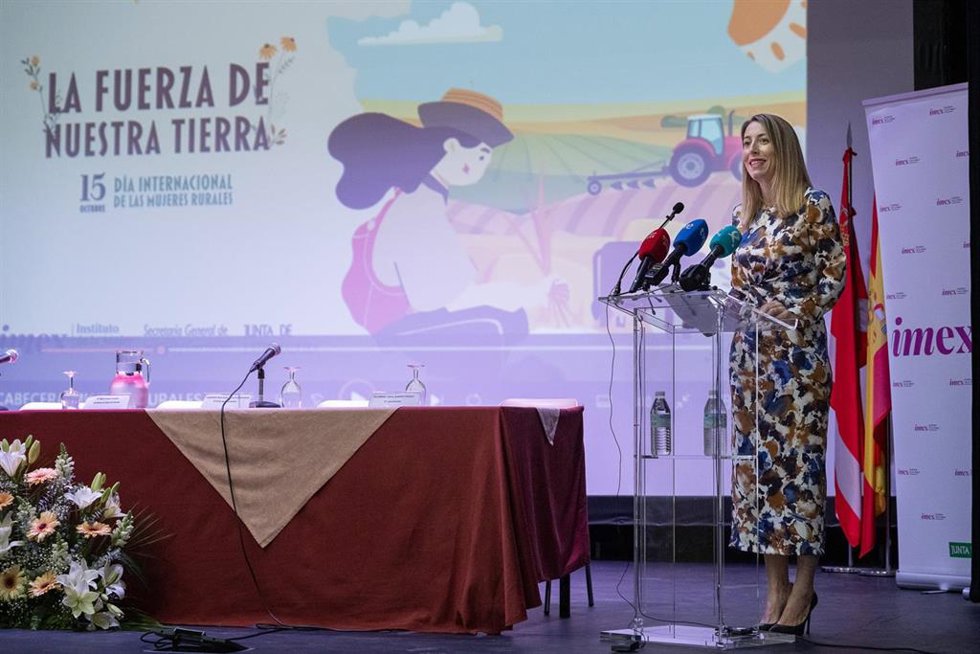La presidenta de la Junta de Extremadura, María Guardiola, en el Día de las Mujeres Rurales e