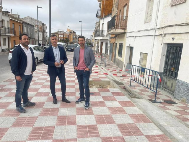 Visita a las obra de las calle Calzada de la Virgen