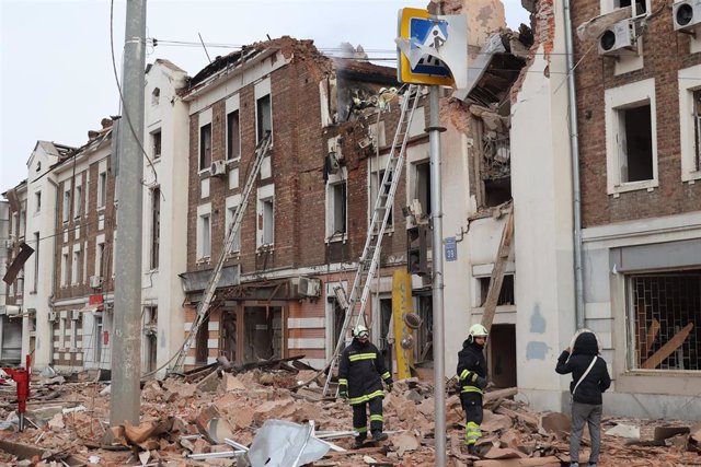 Edificio destruido por un ataque ruso en la ciudad ucraniana de Járkov