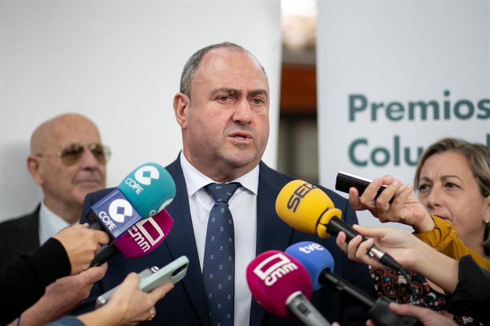 El consejero de Agricultura, Ganadería y Desarrollo Rural de C-LM, Julián Martínez Lizán