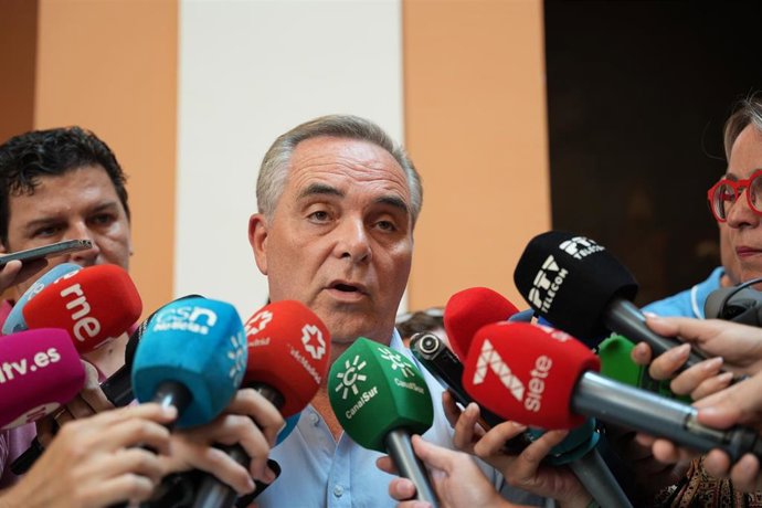 Archivo - El delegado de Hacienda, Participación Ciudadana y Transformación Digital y portavoz del Pleno, Juan Bueno, en una imagen de archivo.