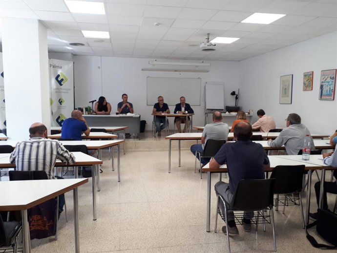 Reunión entre el Ayuntamiento de Palma y el sector del taxi.