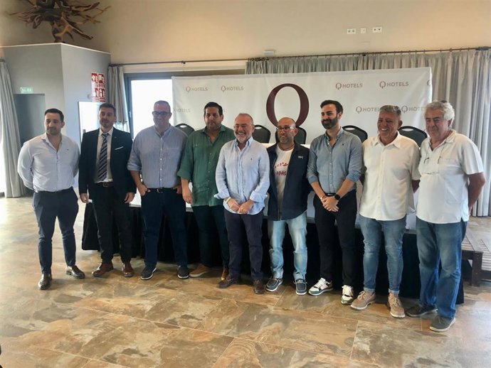 El delegado territorial de Turismo, Cultura y Deporte de la Junta de Andalucía en Cádiz, Jorge Vázquez Calderón, presenta el Gran Premio de Zahara 2023 Petaca Chico