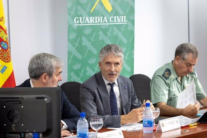 El ministro del Interior en funciones, Fernando Grande-Marlaska,  preside una nueva reunión de la Autoridad de Coordinación frente a la Inmigración, a la que ha asistido el presidente de Canarias, Fernando Clavijo