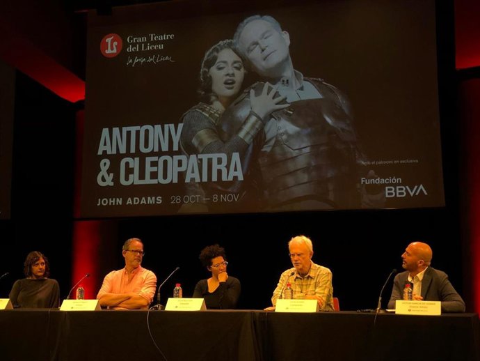 Rueda de prensa de la ópera 'Antony & Cleopatra' este lunes en el Liceu, en Barcelona.