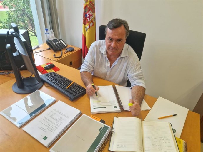 Rafael García Ortiz en su despacho