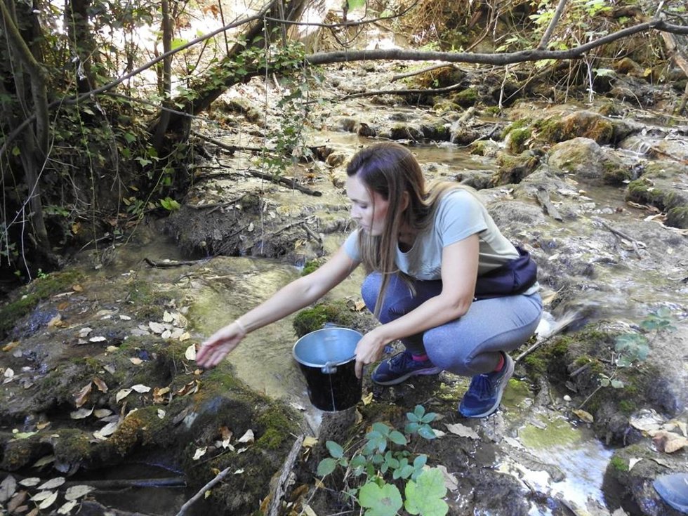 Suelta de cangrejos autóctonos en el Parque Natural de Cazorla, Segura y Las Villas.