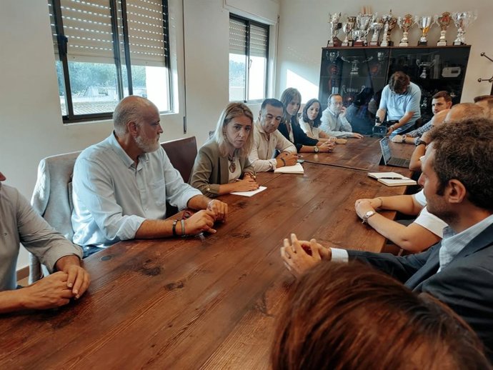 Almudena Martínez en la reunión en el Centro Experimental Agrícola y Ganadero de la Diputación.
