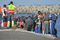 La Red Española de Inmigración pide la "actuación urgente" del Defensor del Pueblo ante el "caos continuado en Canarias"