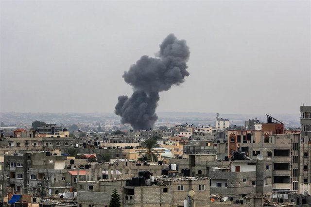Bombardeos israelíes en Jan Yunis, en la Franja de Gaza