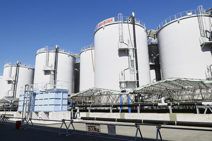 Archivo - September 3, 2023, Futaba, Japan: ALPS treated water storage tanks (total capacity: approx. 30,000 m3) are seen during a tour at the Fukushima Daiichi nuclear power plant in northeast Japan. A press tour guided by personnel of TEPCO explained 