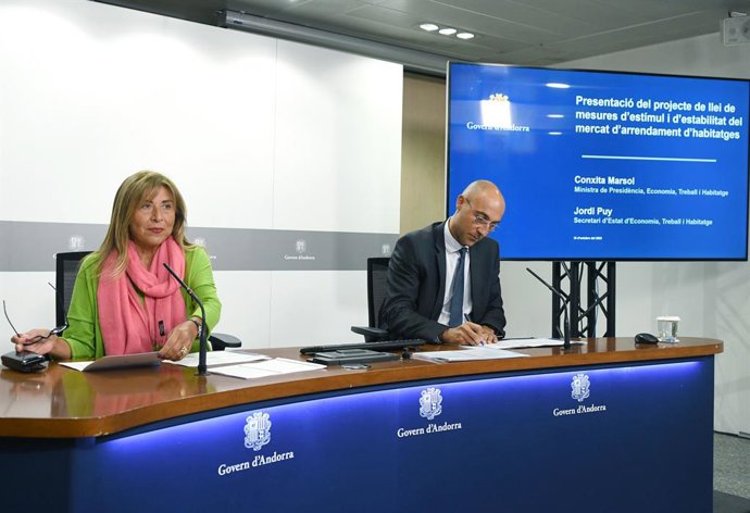 Conxita Marsol i Jordi Puy durant la roda de premsa