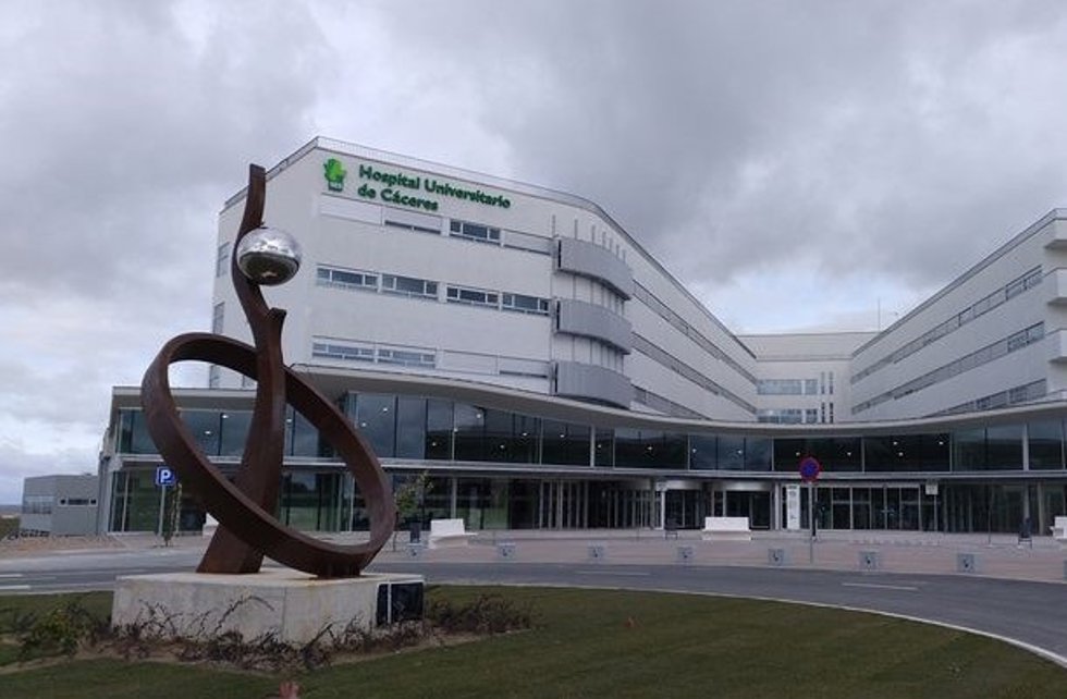 Archivo - El herido ha sido trasladado en helicóptero Hospital Universitario de Cáceres.