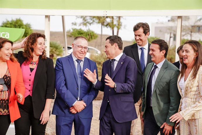 Imagen del acto de colocación de la primera piedra del UNICA Agribusiness Centre