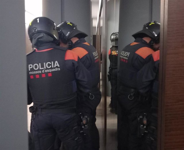 Los Mossos d'Esquadra inician un dispositivo contra una presunta organización de tráfico de drogas de Catalunya