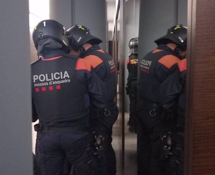 Els Mossos d'Esquadra inicien un dispositiu contra una presumpta organització de trnsit de drogues de Catalunya