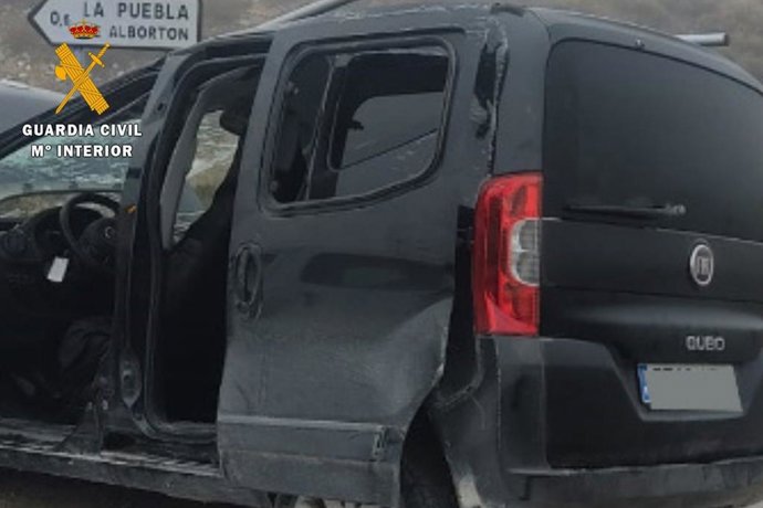 Vehículo accidentado en la carretera CV-303.