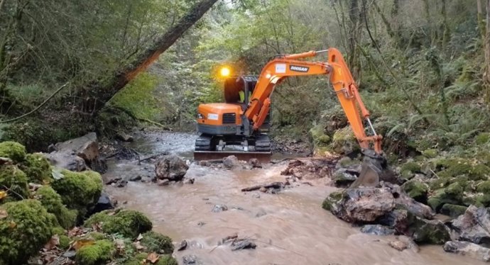 Demolición del azud del río Llera