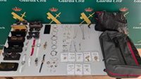 Cuatro detenidos por robar joyas y relojes en 16 viviendas de la Vega Baja y Medio Vinalopó