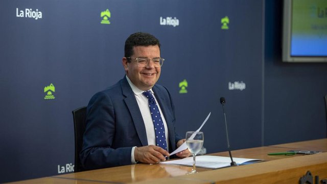 Archivo - El portavoz del Ejecutivo regional, Alfonso Domínguez