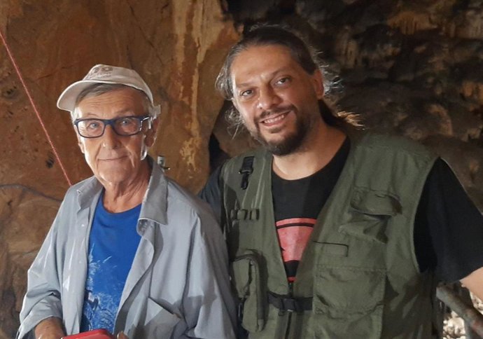 Joan Bernabeu y Joaquín Jiménez-Puerto, investigadores del Departamento de Prehistoria, Arqueología e Historia Antigua de la Universitat de Valncia.