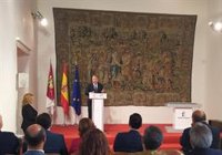 Page lamenta que PP y PSOE discrepen siempre "por sistema" y pide a ambos "espacios elementales de consenso político"