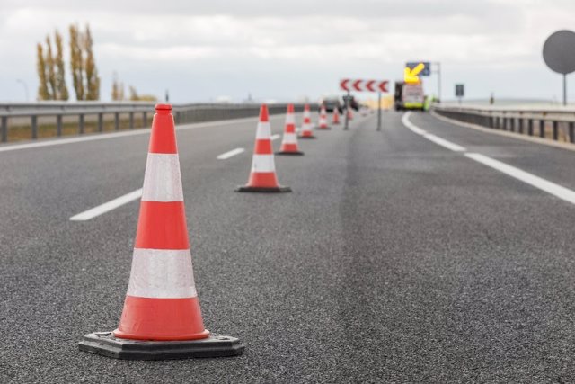 Sacyr y GMV se alían para automatizar la colocación de conos en carretera