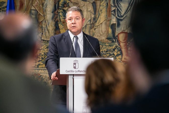 El Jefe Del Ejecutivo Regional, Emiliano García-Page, Preside La Firma Del Programa De Apoyo Activo Al Empleo De Castilla-La Mancha 2023.