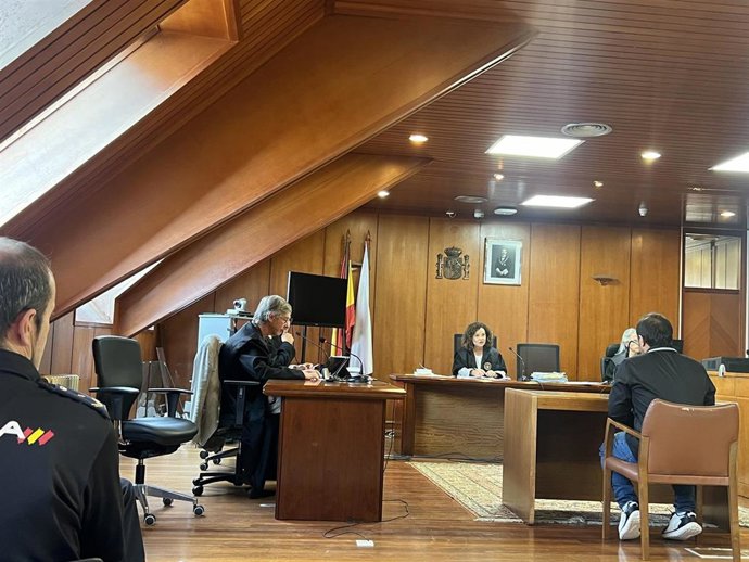 Imagen de archivo del juicio contra el acusado de matar a su compañero de piso en Santander en 2021