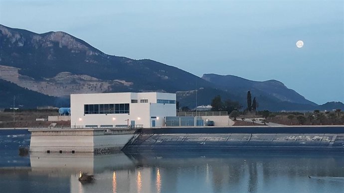 Archivo - Estación de bombeo y balsa Panser, en Llaurí