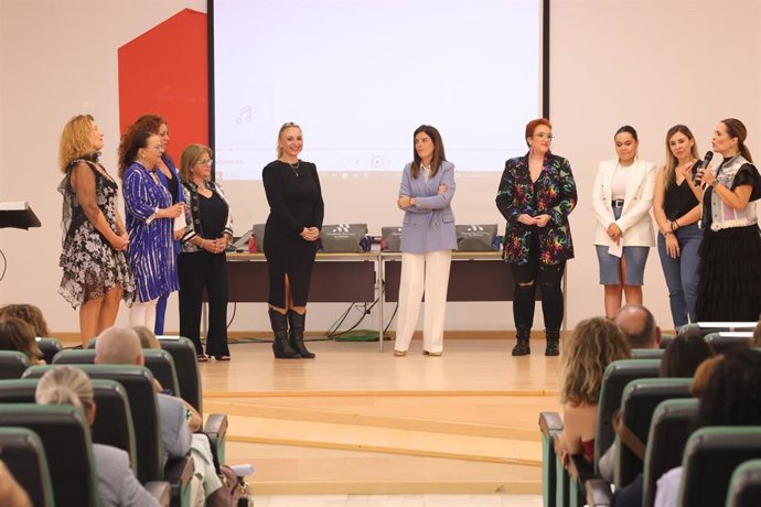 Ocho mujeres de la provincia ponen voz a una canción dedicada a la mujer rural
