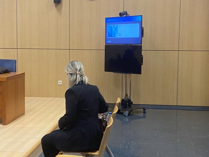 Una mujer se enfrenta a dos años de cárcel por apropiarse presuntamente 8.500 de las cuentas de su pareja