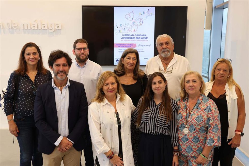 La I Caminata 'Conectamos con la vida' se celebra el sábado 21 de octubre con salida en el paseo marítimo Antonio Banderas de la capital a las 10 horas.