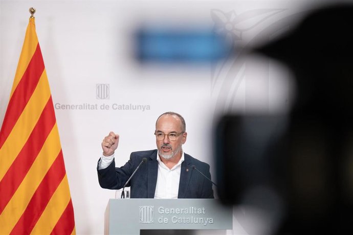 El conseller de Derechos Sociales, Carles Campuzano, en rueda de prensa tras el Consell Executiu