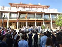 Córdoba recuerda a Álvaro Prieto con un minuto de silencio a las puertas del Ayuntamiento