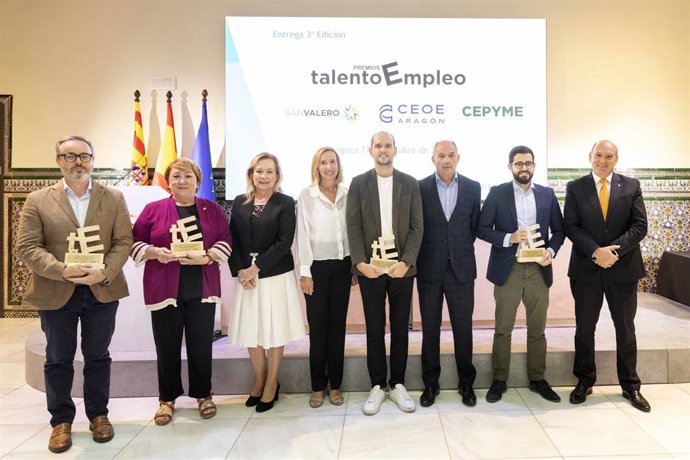 Los ganadores de los III Premios 'Talento Empleo Aragón' --Profand Zaragoza, Inter Ingeniería, Bambam Comunicación y Centro de Solidaridad Zaragoza-- han recibido sus galardones en un acto cn uno del os promotores, Grupo San Valero