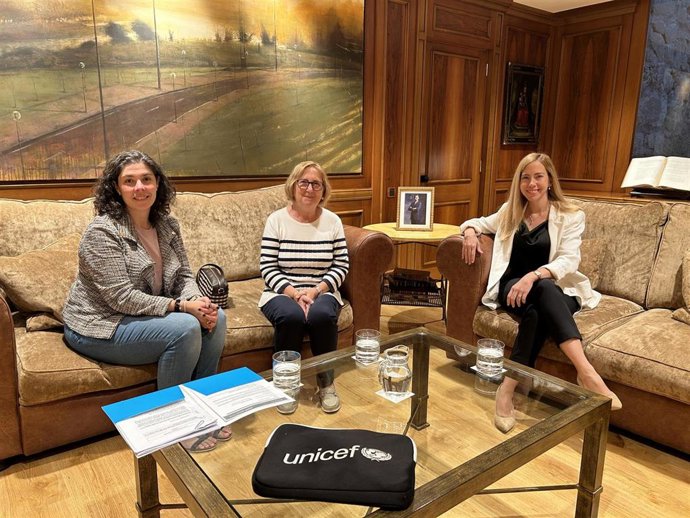 LA PRESIDENTA DEL PARLAMENTO ABORDA CON RESPONSABLES DE UNICEF LA RIOJA LA SITUACIÓN DE LA INFANCIA EN NUESTRA COMUNIDAD AUTÓNOMA