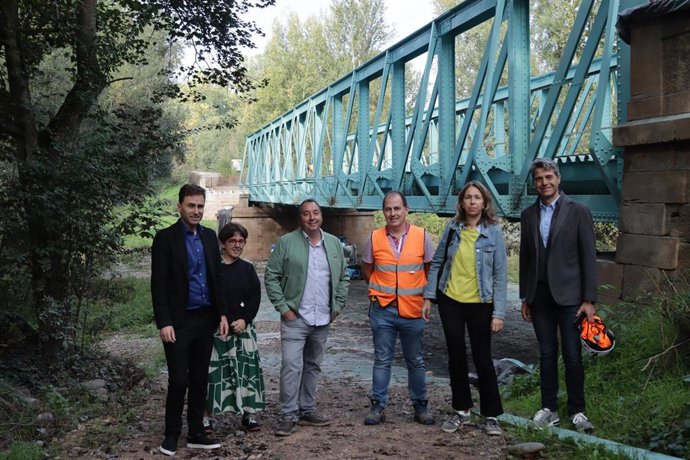La finalización de las obras de rehabilitación del puente de Arenzana se prevé para el mes de diciembre