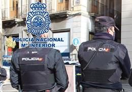 Archivo - Agentes de la Policía Nacional (archivo).